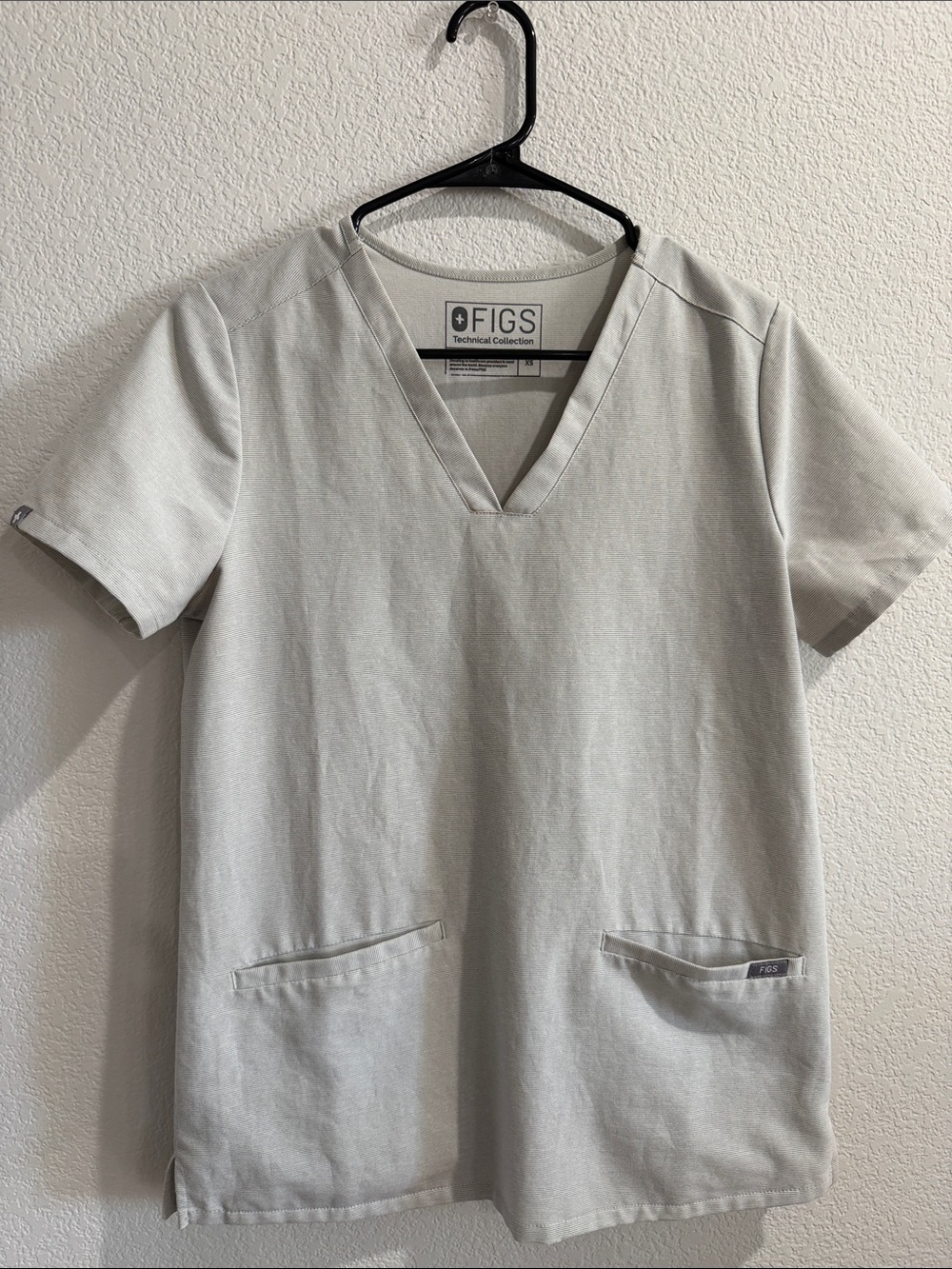 Figs Women’s Casma 3 pocket scrub top